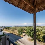 Verdant Haven - 5 Min From The Sea شقة *