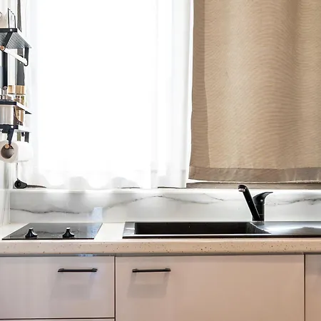 Verdant Haven - 5 Min From The Sea Apartment *