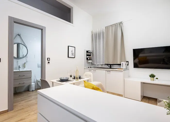 Verdant Haven - 5 Min From The Sea