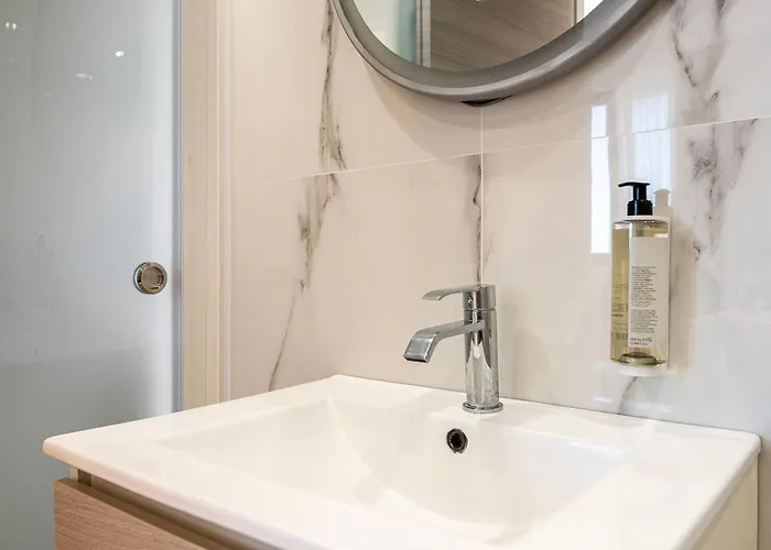 Apartment Verdant Haven - 5 Min From The Sea Ziparion