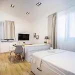 Verdant Haven - 5 Min From The Sea Апартаменты *