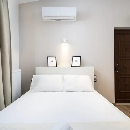 Verdant Haven - 5 Min From The Sea Apartamento