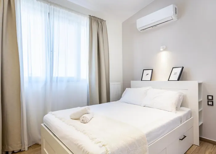 Verdant Haven - 5 Min From The Sea Apartment *