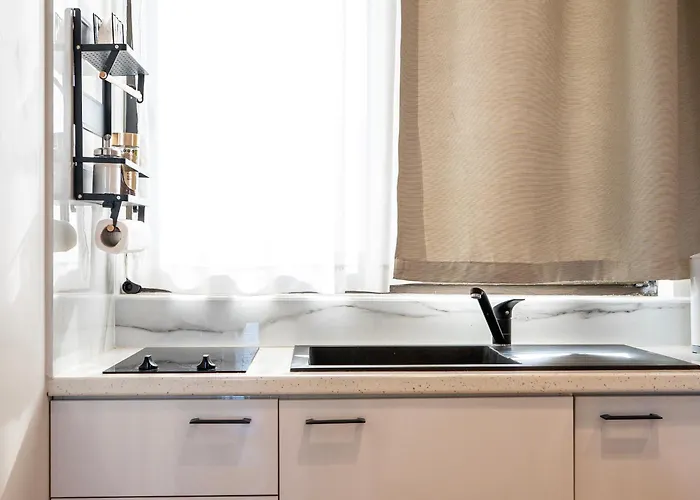 Verdant Haven - 5 Min From The Sea شقة *